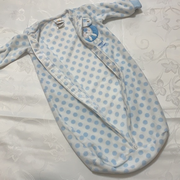 Onesie from Paris & a fuzzy sleeper - Picture 5 of 6